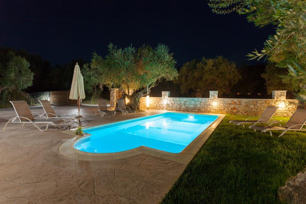 Evalexia Villa - Luxury Villa With Private Pool Near Laganas Perfect For Groups By Villa Mana Gers Каламакион Экстерьер фото